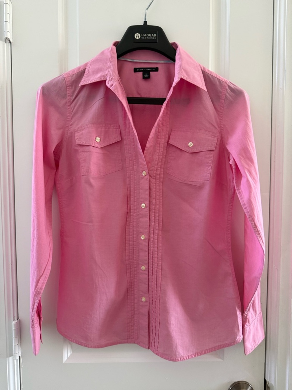 Banana Republic Pink Button-Up Womens Shirt Size Small 100% Cotton Long Sleeve